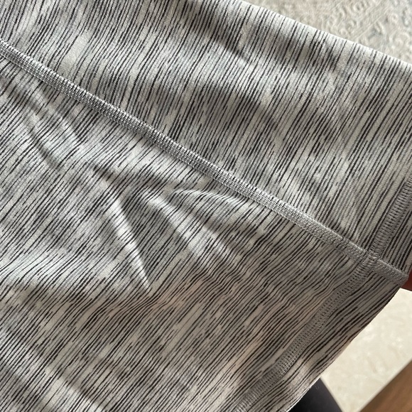 Lulu lemon tank top with built in bra - Picture 3 of 3